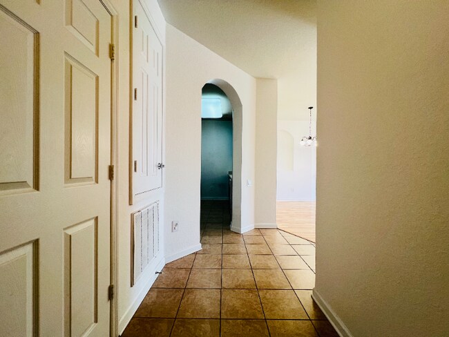 Foto del edificio - 3326 Robert Trent Jones Dr