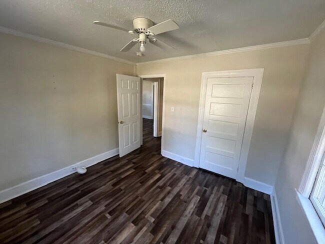 Foto del edificio - 812 Rhem St