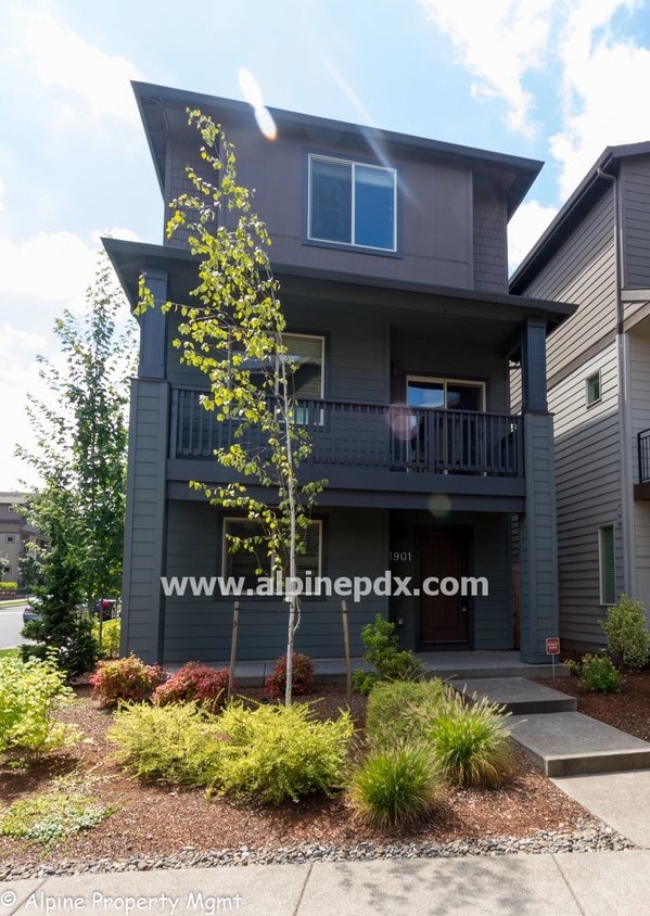 Primary Photo - Gorgeous 4 Bedroom at 45 Central