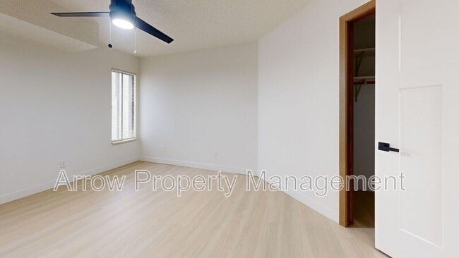 Building Photo - 205 E Arbor Ave