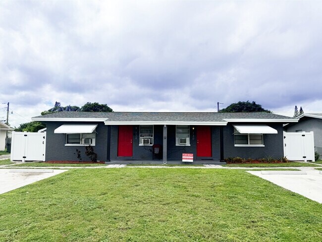 Vista de fuente - 128 NW 13th Avenue