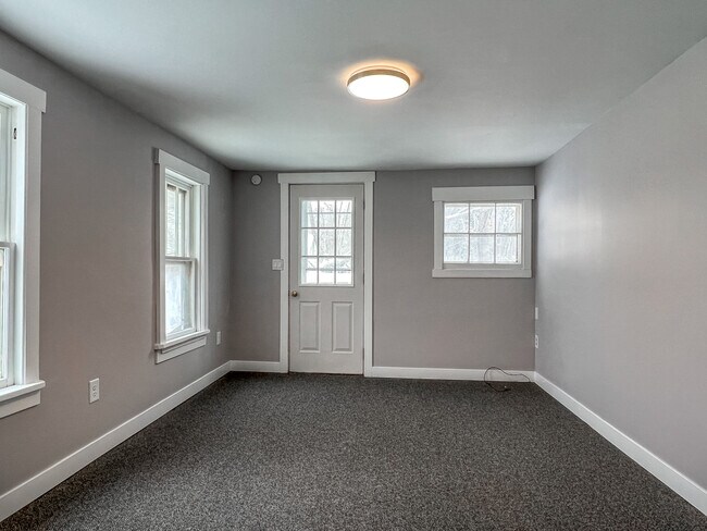 Building Photo - 617 W Baraga Ave