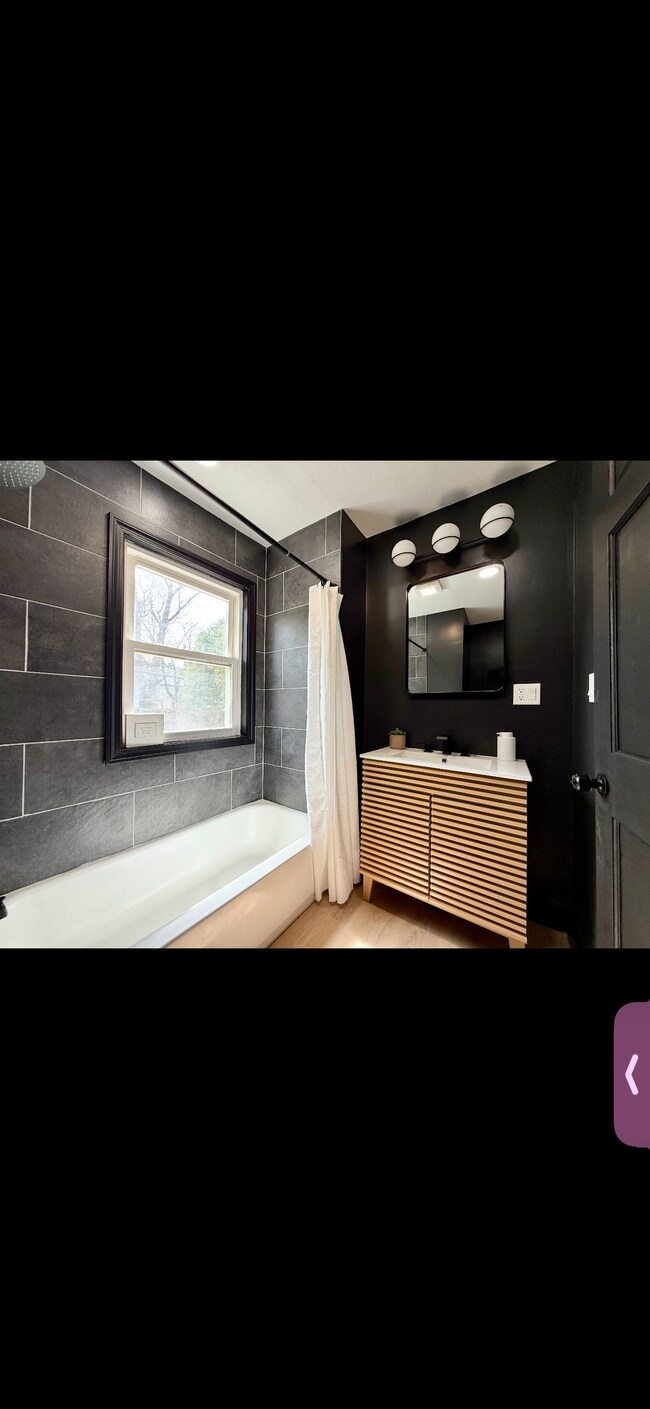 Building Photo - 38 Forest Park Ave