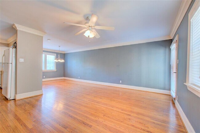 Building Photo - 1603 Heights Blvd