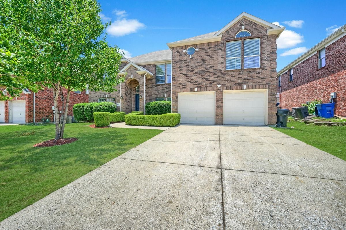 Primary Photo - 12177 Salt Grass Ln