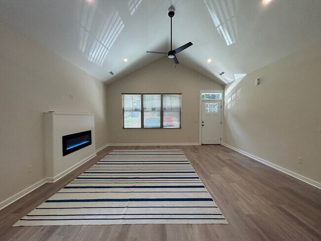 Foto del edificio - West AVL - 2023 Custom Built Duplex