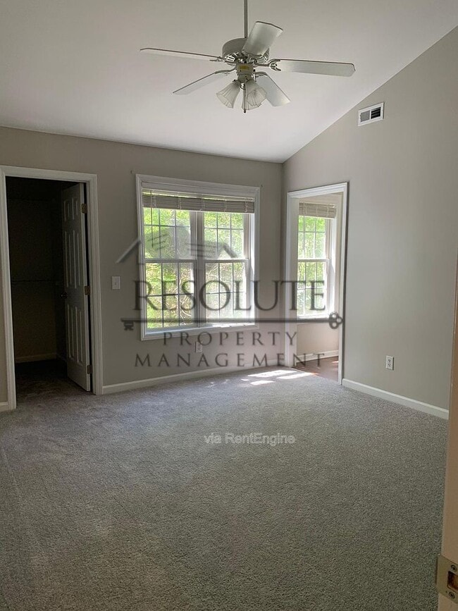 Foto del edificio - 209 Harris Rd