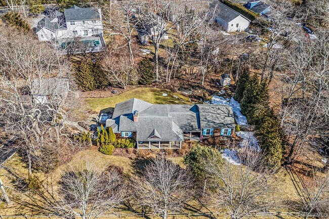 Foto del edificio - 60 Lilac Rd