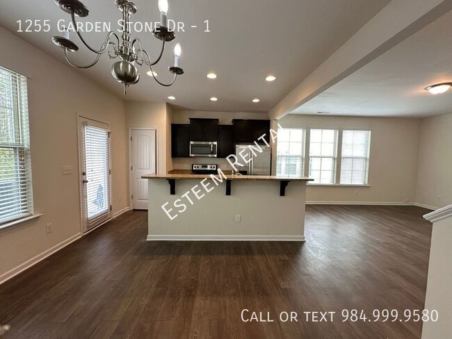 Building Photo - 1255 Garden Stone Dr