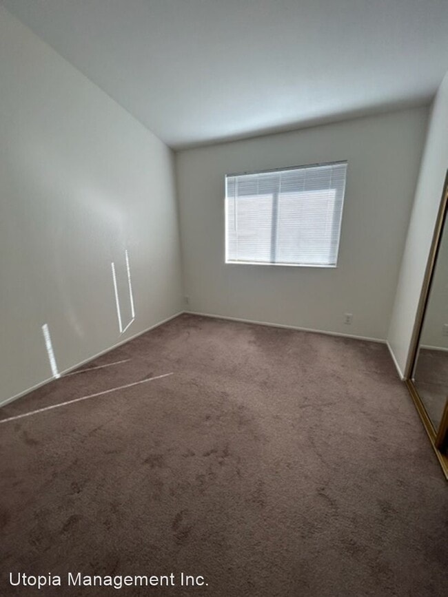 Building Photo - 2 br, 2 bath House - 6102-A Civic Terrace