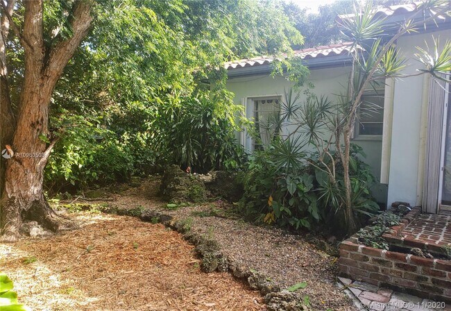 Building Photo - 125 NE 110th St