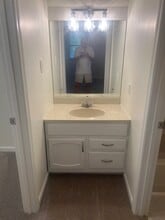 Building Photo - 2000 Countryhill Ln