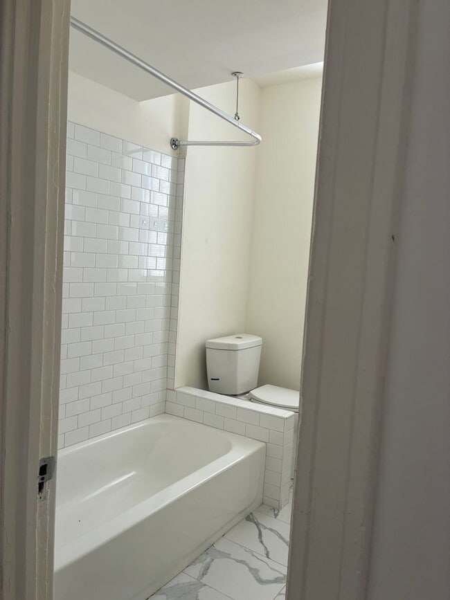 Building Photo - Marshal House Apartments - 112 Studio