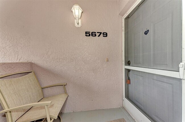 Foto del edificio - 5679 Sheffield Greene Cir