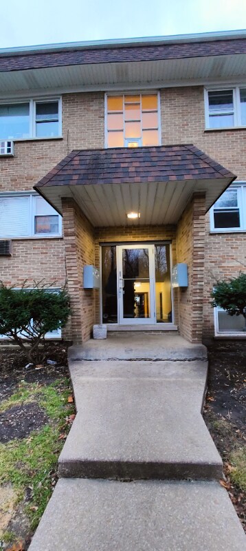 Foto del edificio - 255 E Oak St