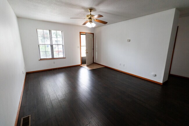 Foto del edificio - 722 W 4th St