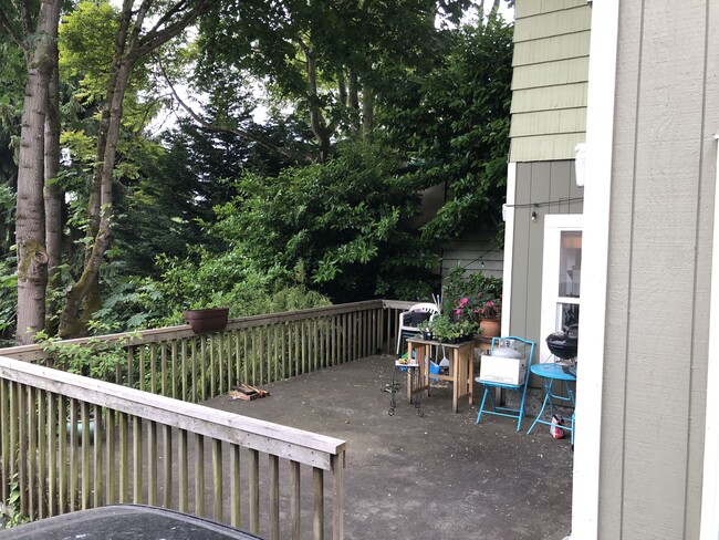 Deck outside unit - 1526 14th Ave S