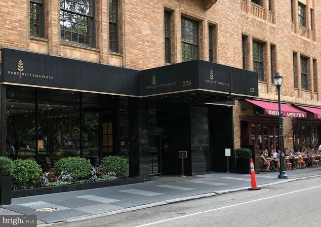 Foto del edificio - 219 S 18th St
