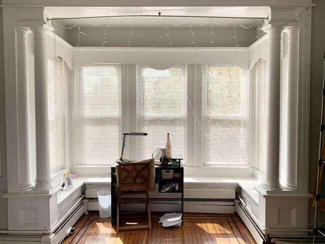 Foto del edificio - 301 E 33rd St