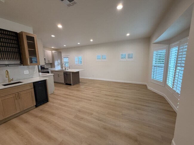 Building Photo - 2947 Dalton Ave