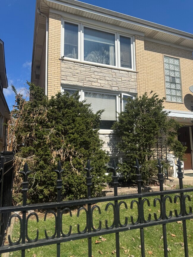 Foto del edificio - 5114 W Grace St