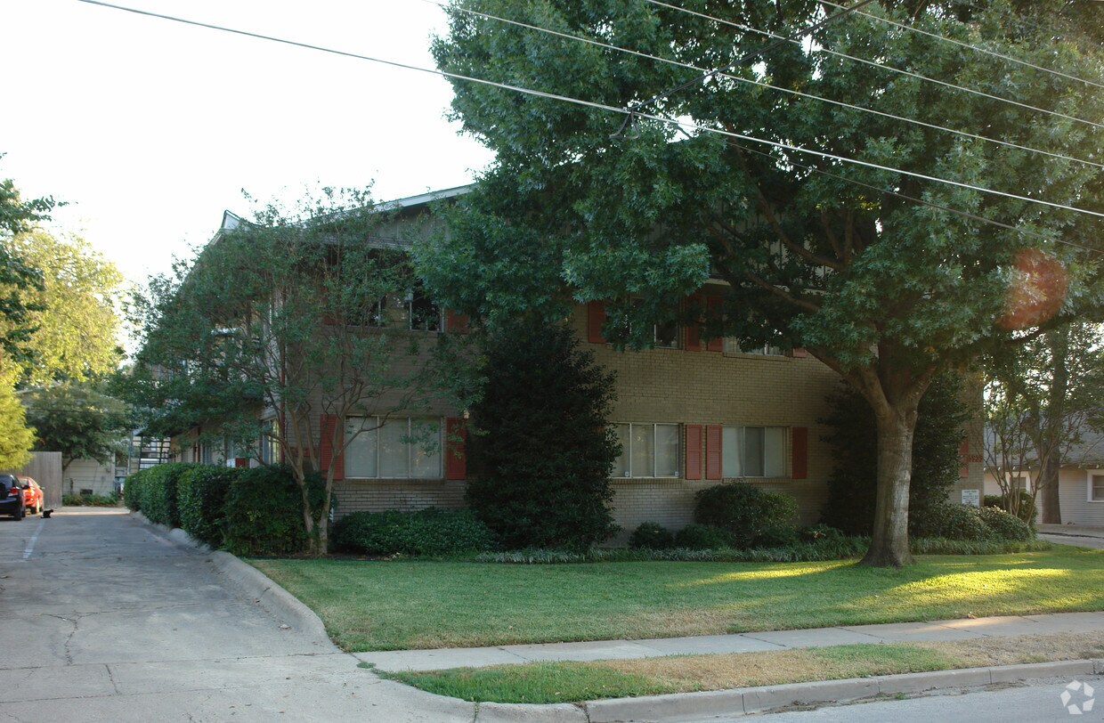 Building Photo - 5937 Oram St
