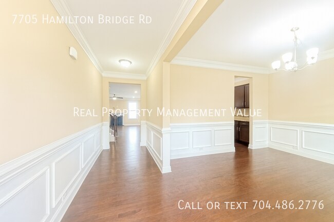 Foto del edificio - 7705 Hamilton Bridge Rd