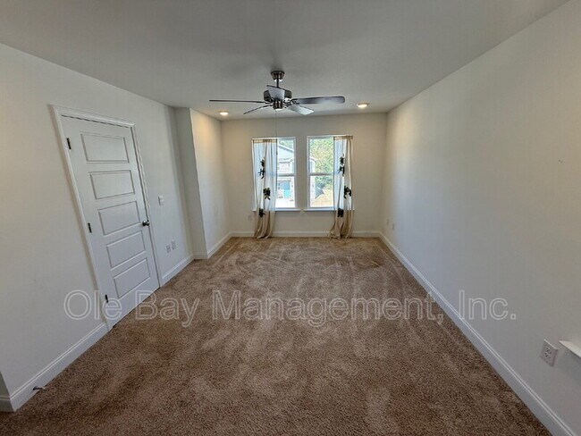 Foto del edificio - 6794 Spaniel Dr