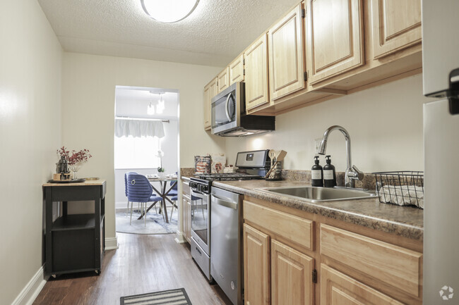 Interior Photo - Windsor Court and Tower