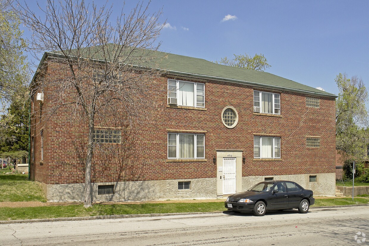 Primary Photo - 4915 Pernod Ave