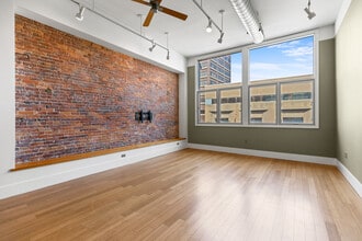 Building Photo - 15 Brown St