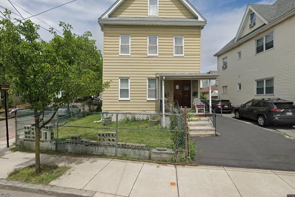 Primary Photo - 66 Cottage St