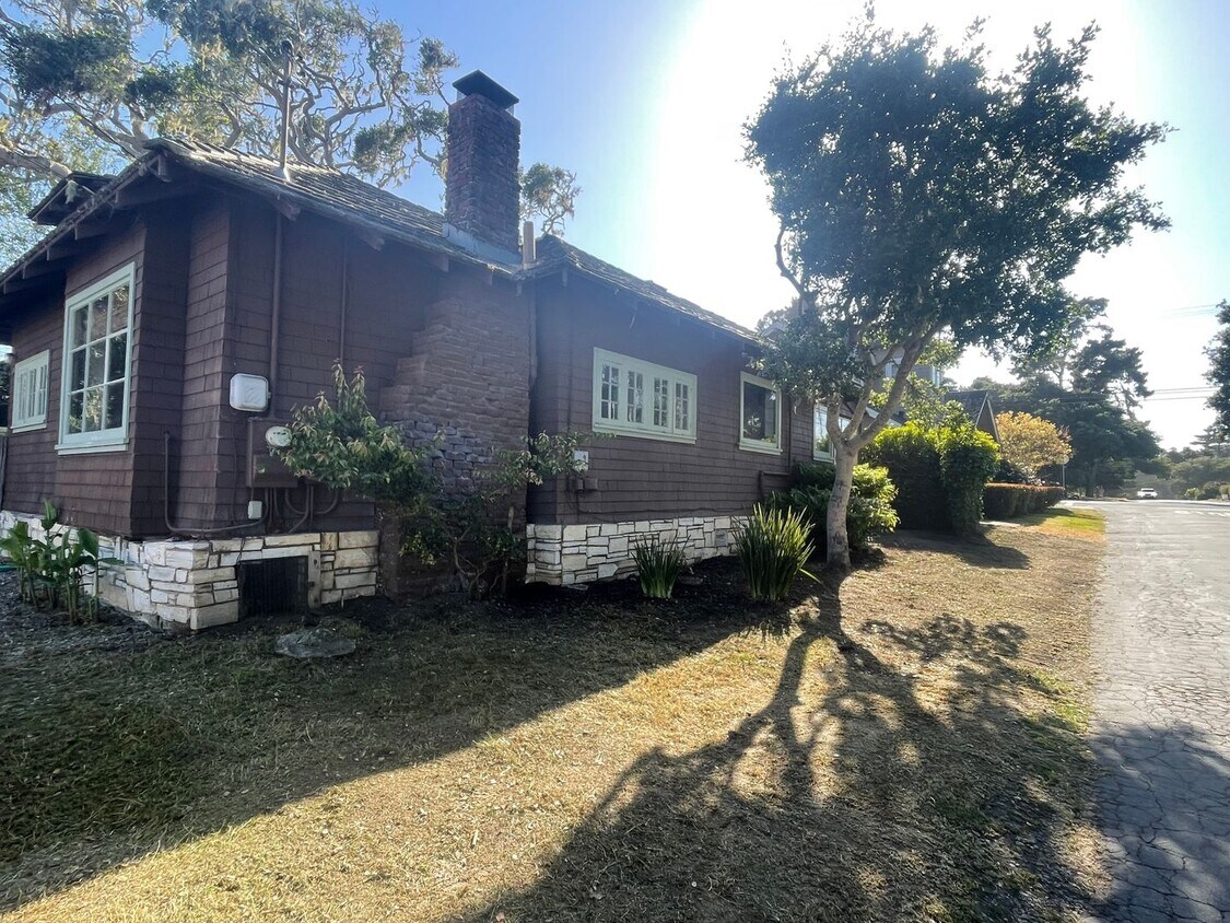 Foto principal - woodsy Pacific Grove cottage