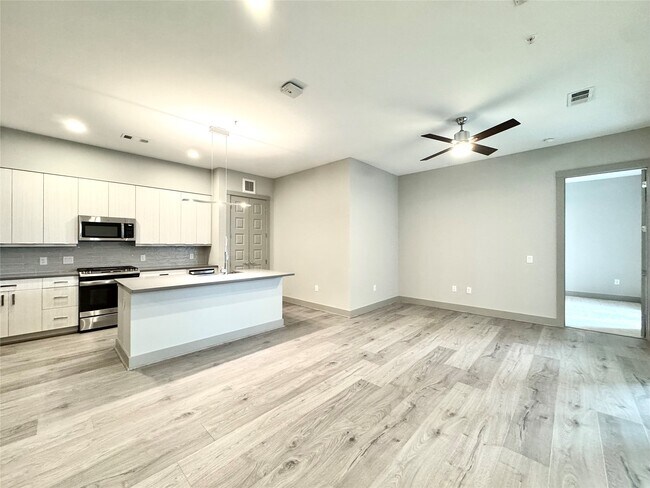 Foto del edificio - 401 W 25th St