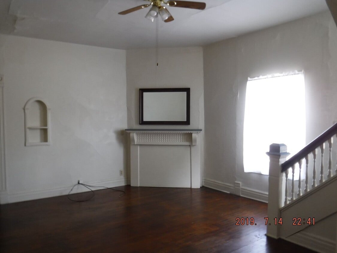living room - 102 S F St