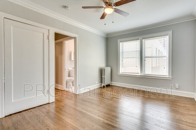 Foto del edificio - 5740 S Stony Island Ave