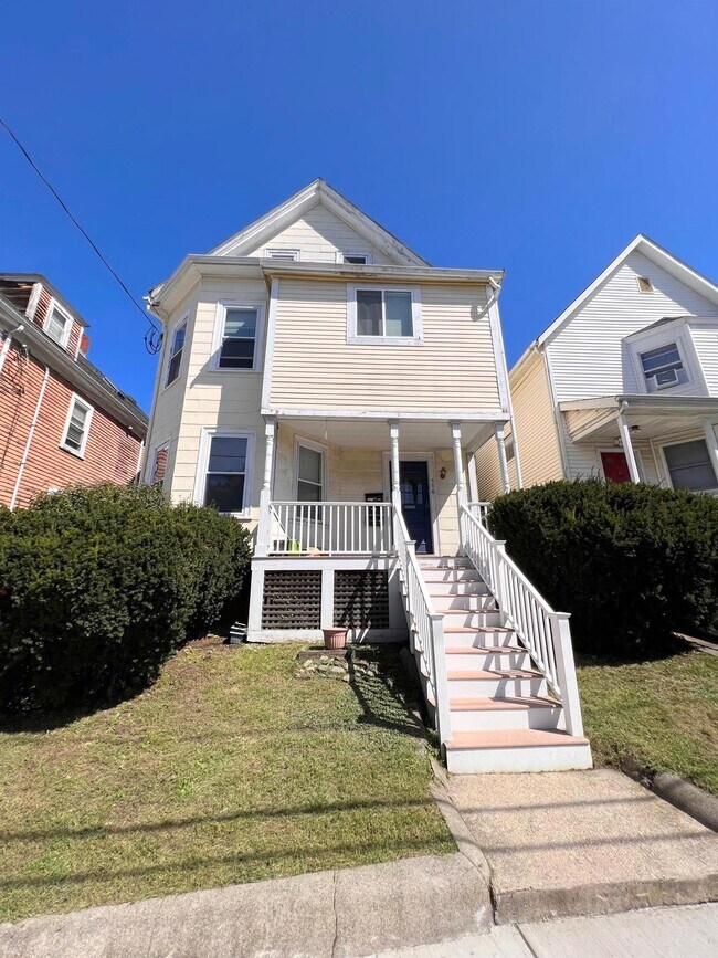 Foto del edificio - 578 Main St