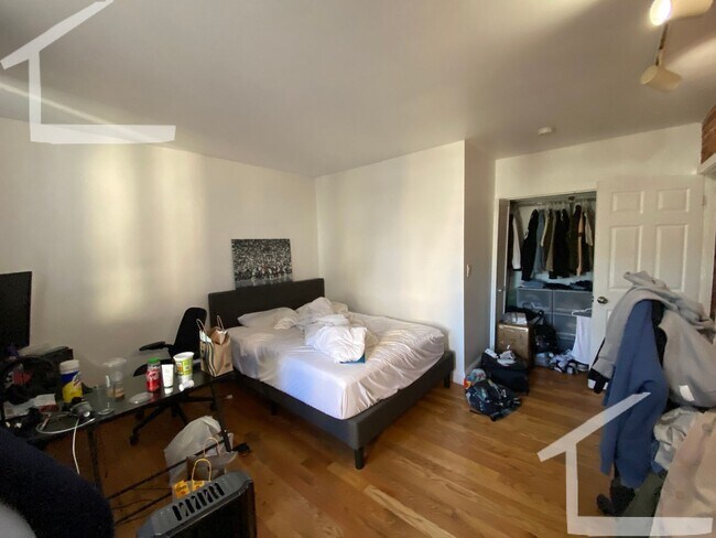 Foto del edificio - Charming 2 Bedroom-No Broker Fee