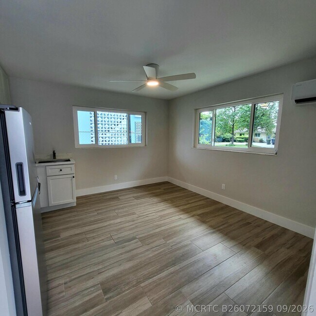 Foto del edificio - 809 NW 30th Ct