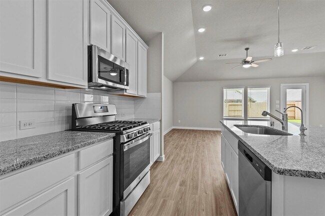 Foto del edificio - 3003 Middleton Dr