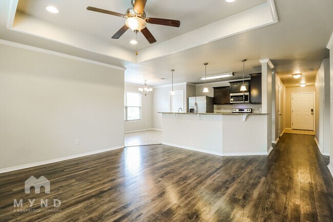 Foto del edificio - 17 Bristol Dr