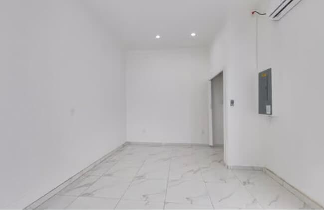 Building Photo - 134 Fox Ave