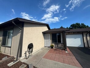 Building Photo - 4559 Westridge Dr