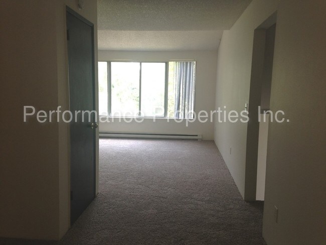 Foto del edificio - 19500 Hidden Springs Rd