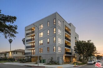 Building Photo - 4506 Dockweiler St