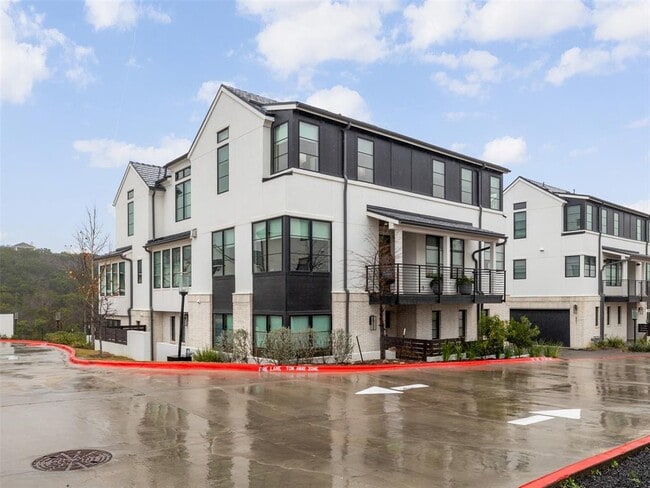 Building Photo - 800 Emilia Ct