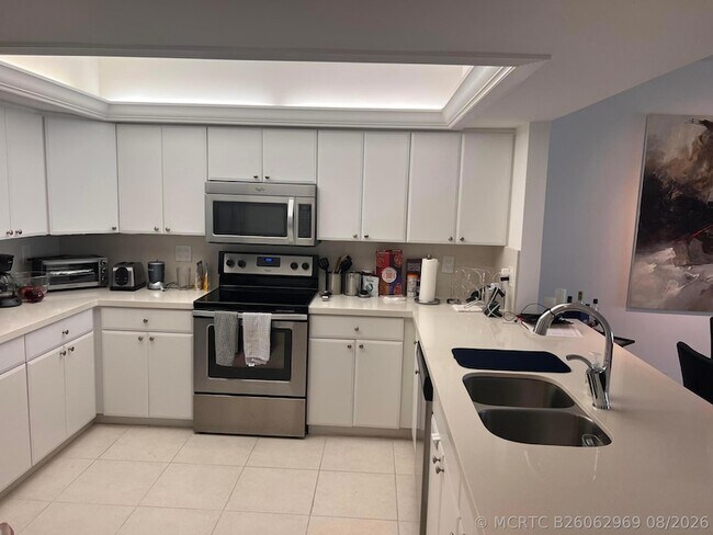 Building Photo - 5100 N Ocean Blvd