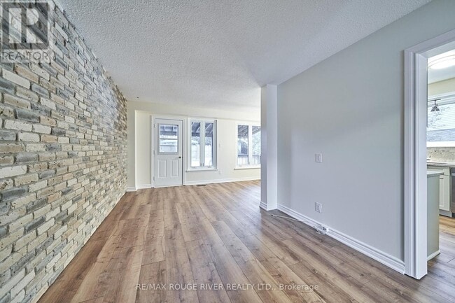 Building Photo - 632 Balsam Crescent