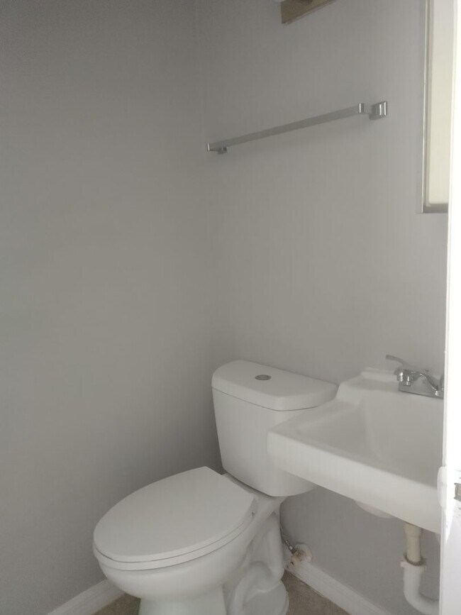 Building Photo - Cozy Upgraded 1bedroom Condo