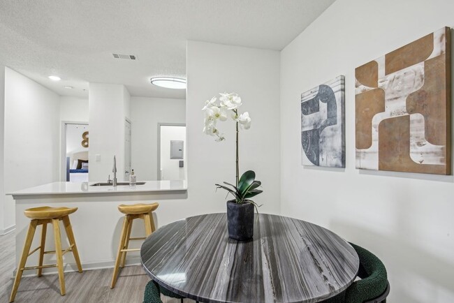 Comedor B3U - Halston Shiloh Valley Apartments